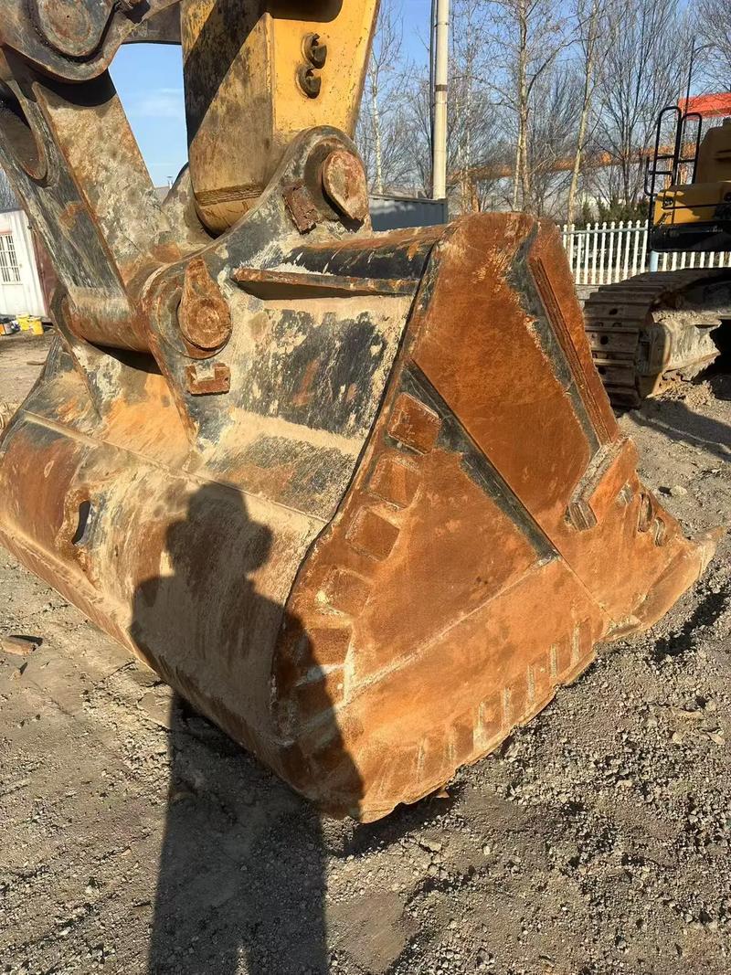 三一750原車挖斗與挖機油缸 性能、維護與優化指南