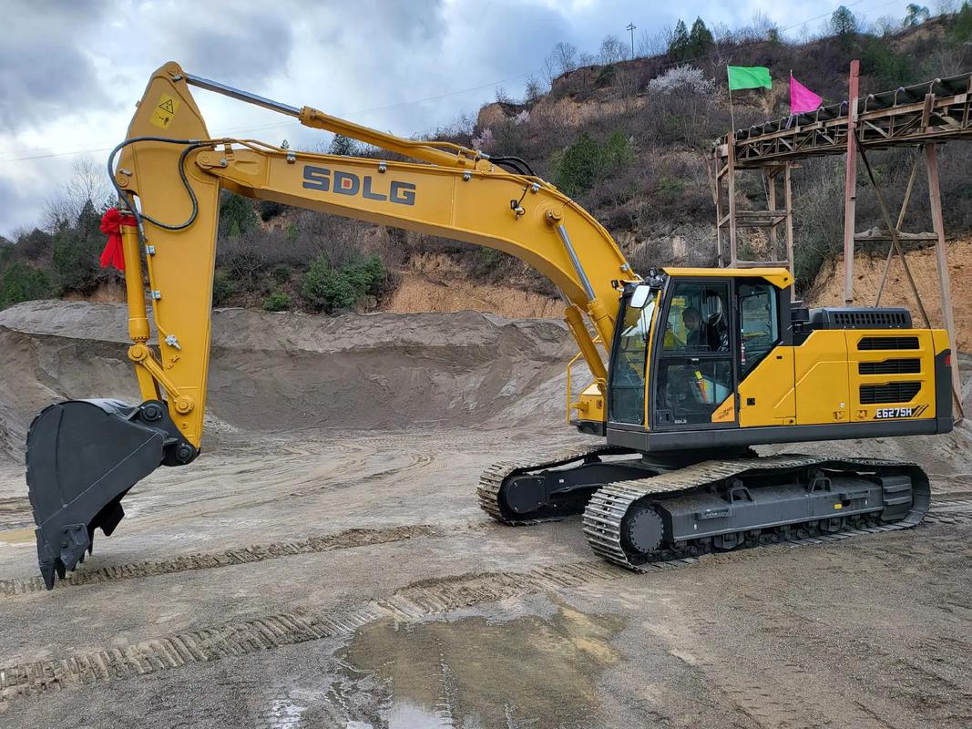 山東臨工恭祝貴公司生意興隆財源廣進，以專業挖機油缸助力工程機械發展